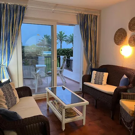 Sea & Pool View Garden Palmeras Apartment