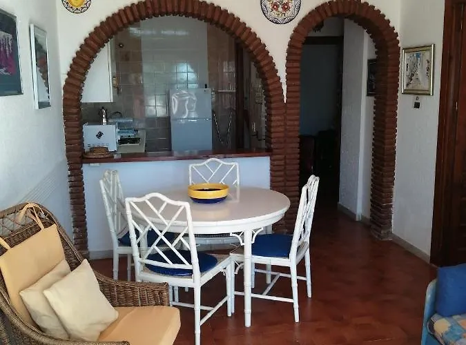 Sea & Pool View Garden Palmeras 内尔哈