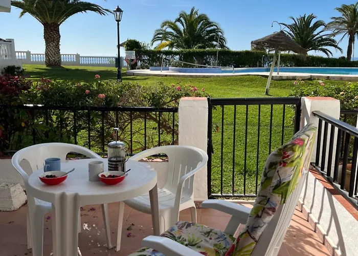 Sea & Pool View Garden Palmeras 公寓 内尔哈